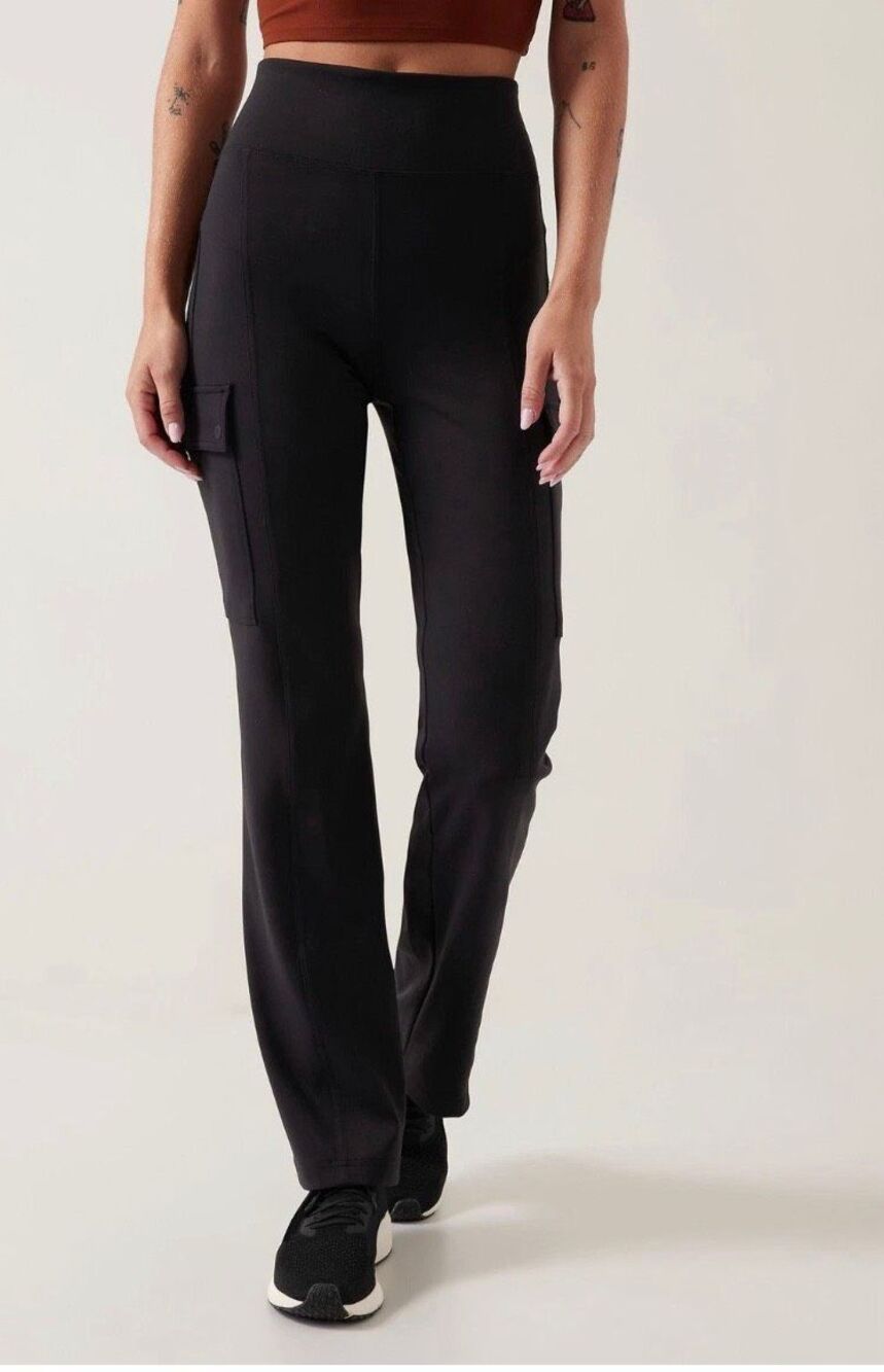 Athleta black Delancey straight cargo pants L